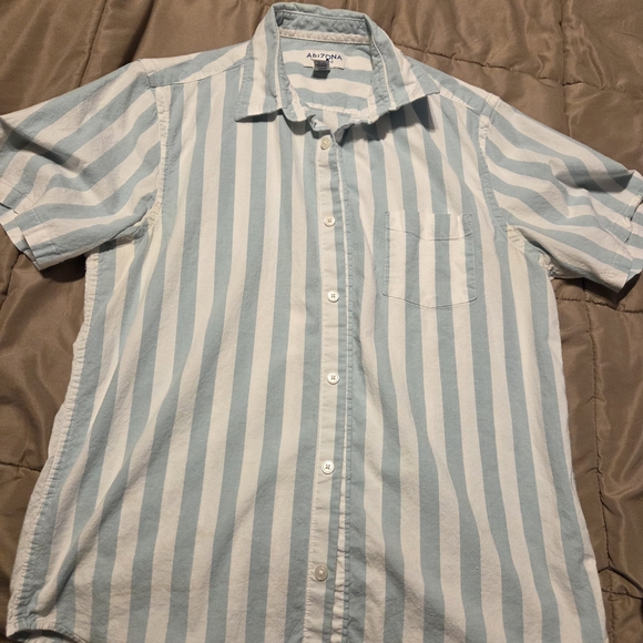 Sonoma Mens Button-Down Shirt Trio in Light Blue and Peach - Picture 4 of 5
